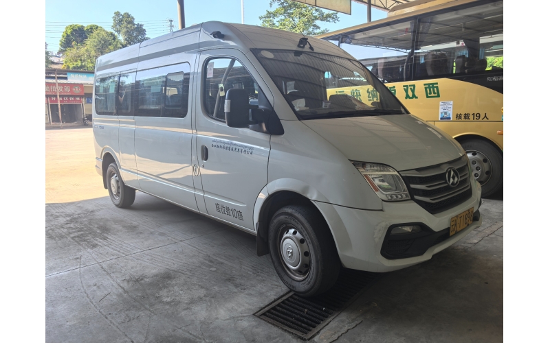 西双版纳旅游客运有限公司 10座位上汽大通V80商务旅行车 电话：1596189933