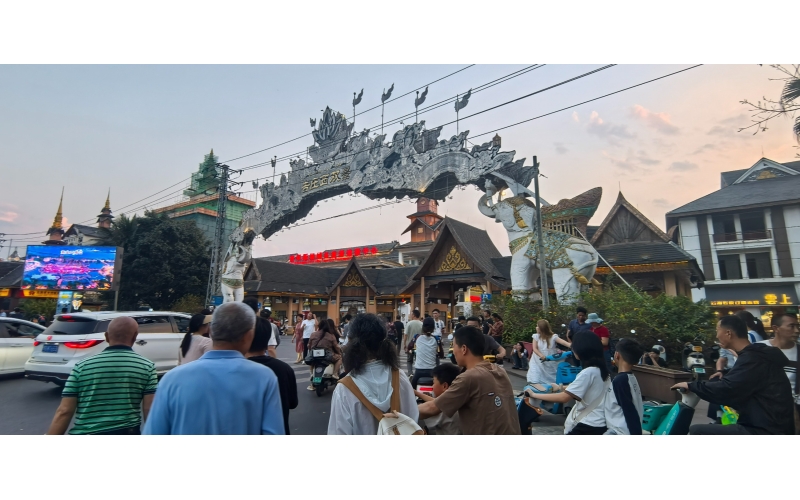 2026.2.20晚 游玩云南西双版纳告庄西双景景区